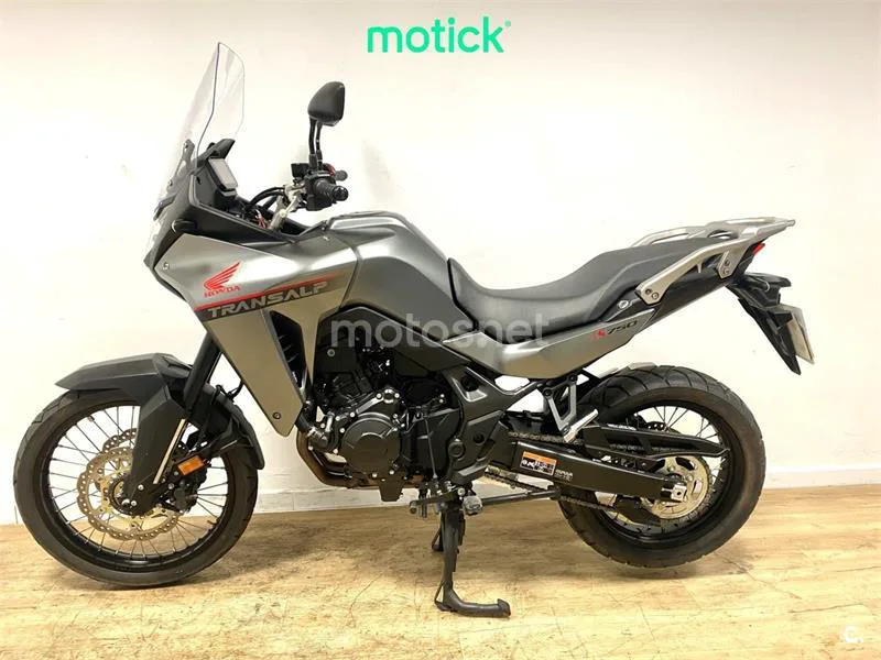 Honda XL750 Transalp - Vista 6