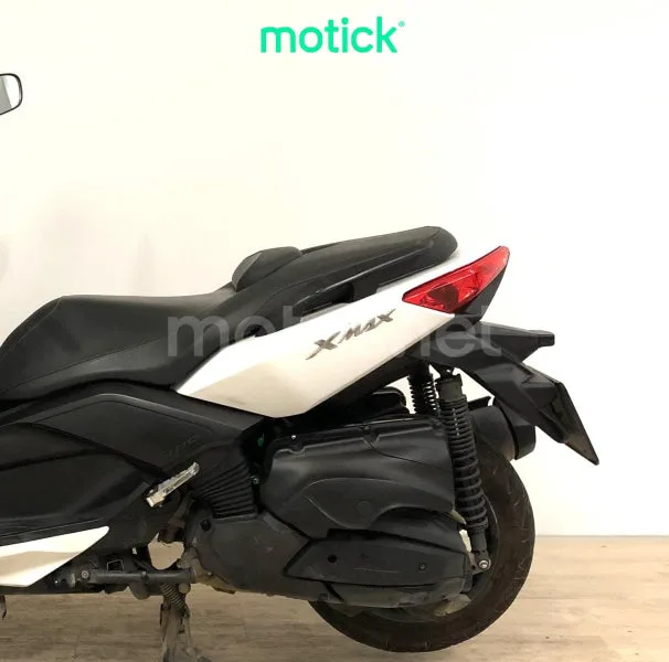 Yamaha XMAX 400 - Vista 8