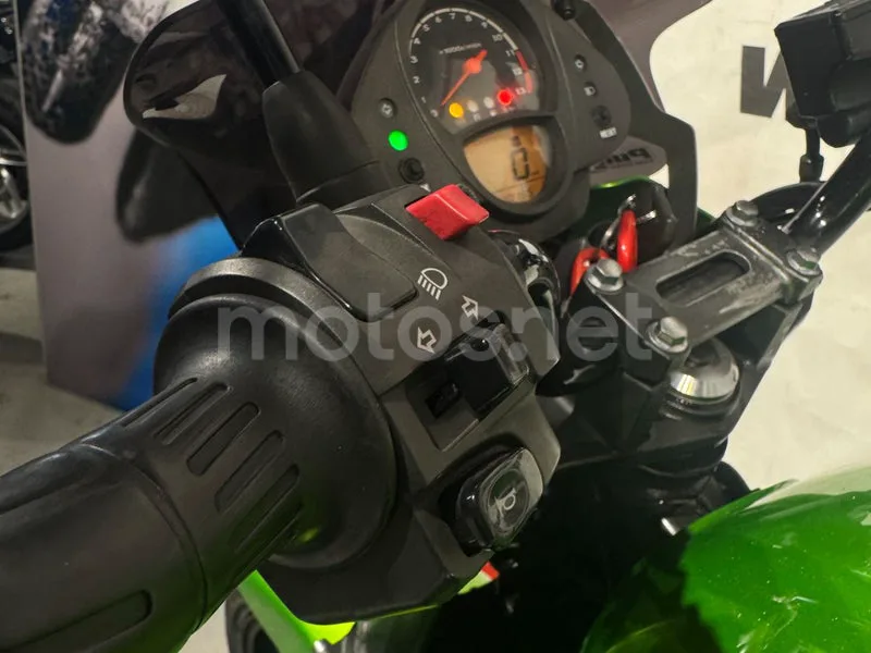 Kawasaki ER-6n - Vista 15