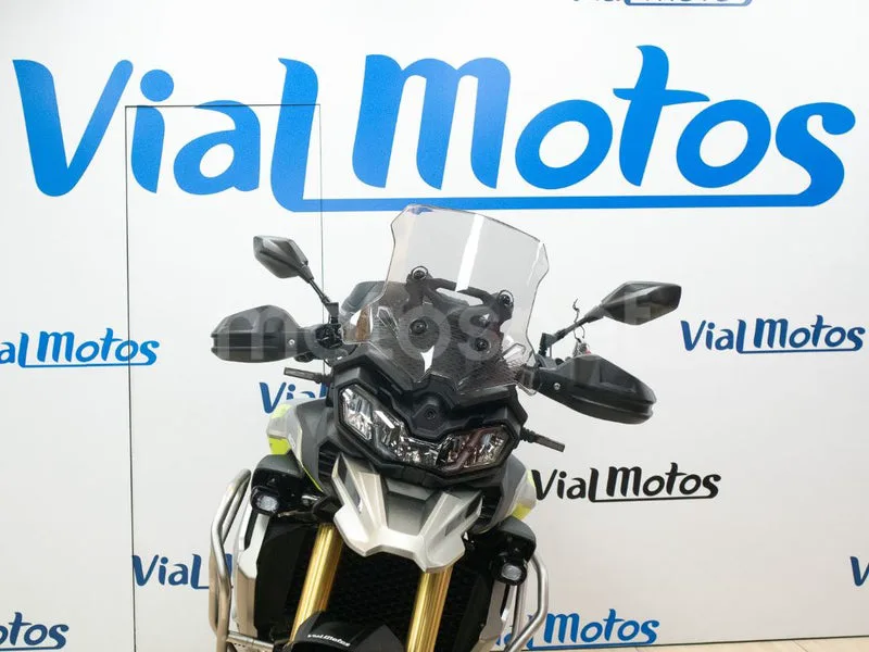 Voge 900DSX - Vista 3