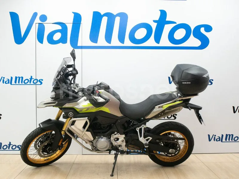 Voge 900DSX - Vista 5