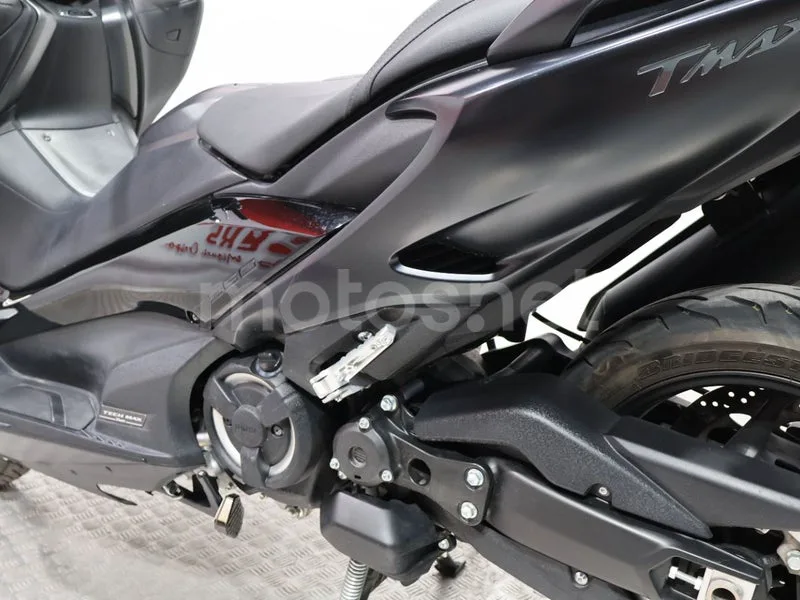 Yamaha TMAX 560 - Vista 14
