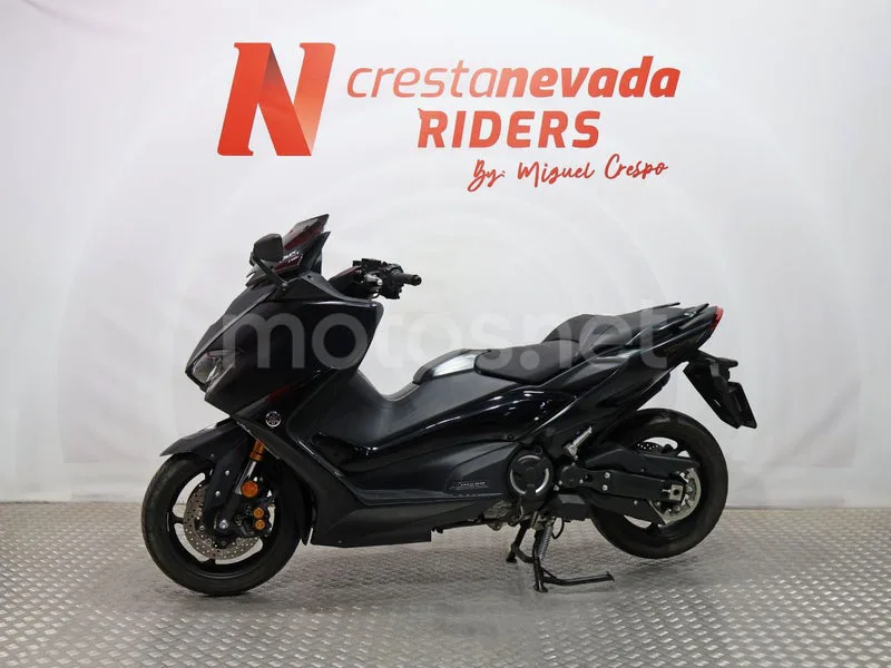 Yamaha TMAX 560 - Vista 4