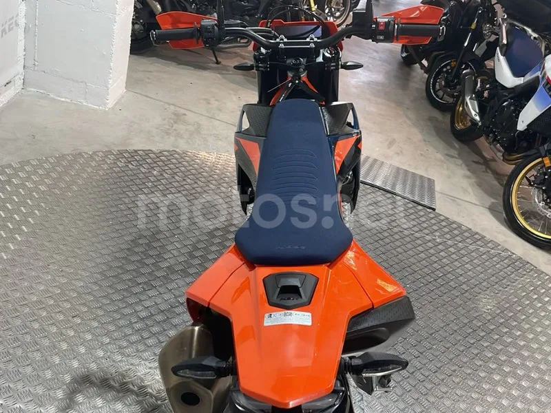 KTM 690 SMC R - Vista 9