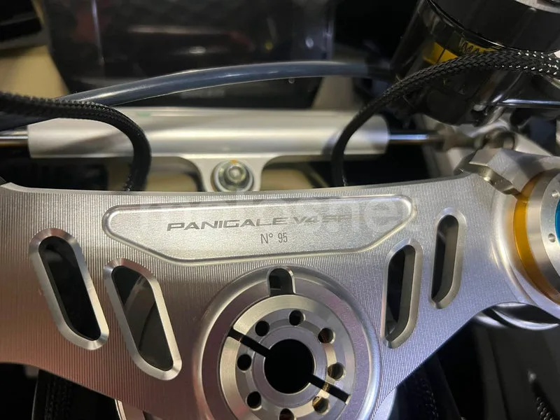 Ducati Panigale V4 - Vista 11