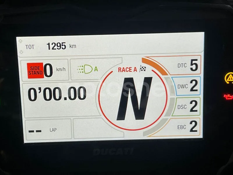 Ducati Panigale V4 - Vista 12