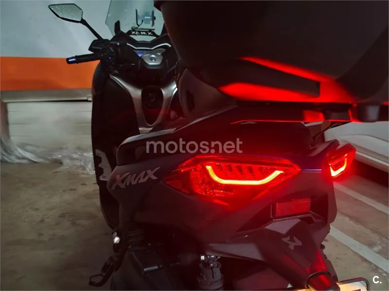 Yamaha XMAX 400 - Vista 14