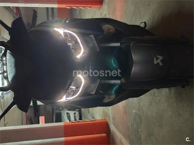Yamaha XMAX 400 - Vista 21