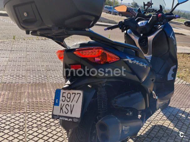 Yamaha XMAX 400 - Vista 5