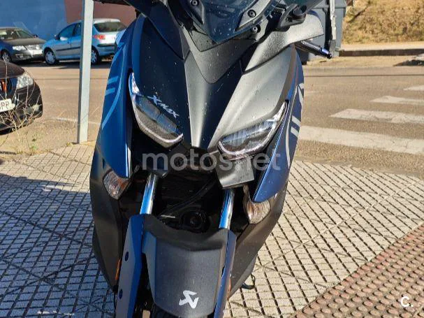 Yamaha XMAX 400 - Vista 9