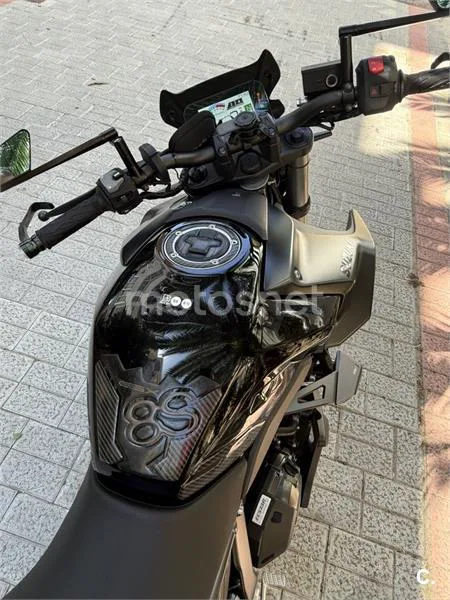 Suzuki GSX-8S - Vista 9