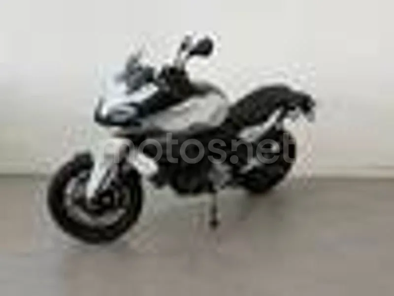 BMW F 900 XR 11.990 € 2024 Alicante - 2