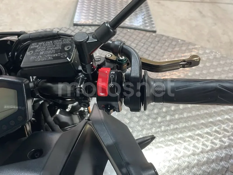 Yamaha MT-07 - Vista 13