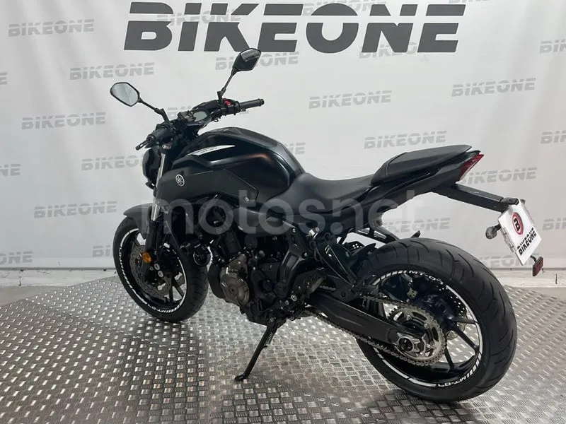 Yamaha MT-07 - Vista 6