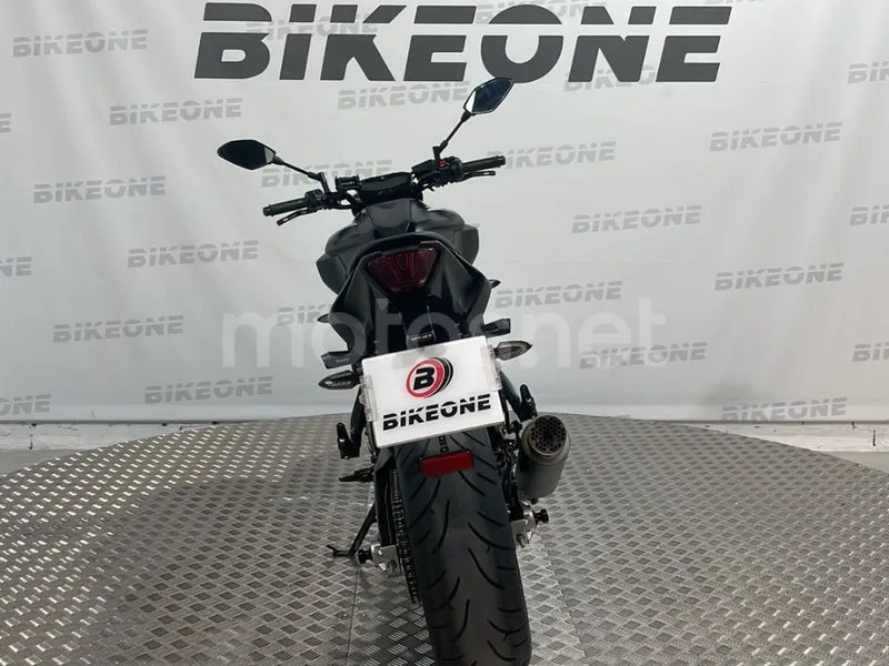 Yamaha MT-07 - Vista 7
