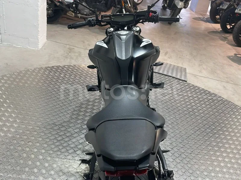 Yamaha MT-07 - Vista 9