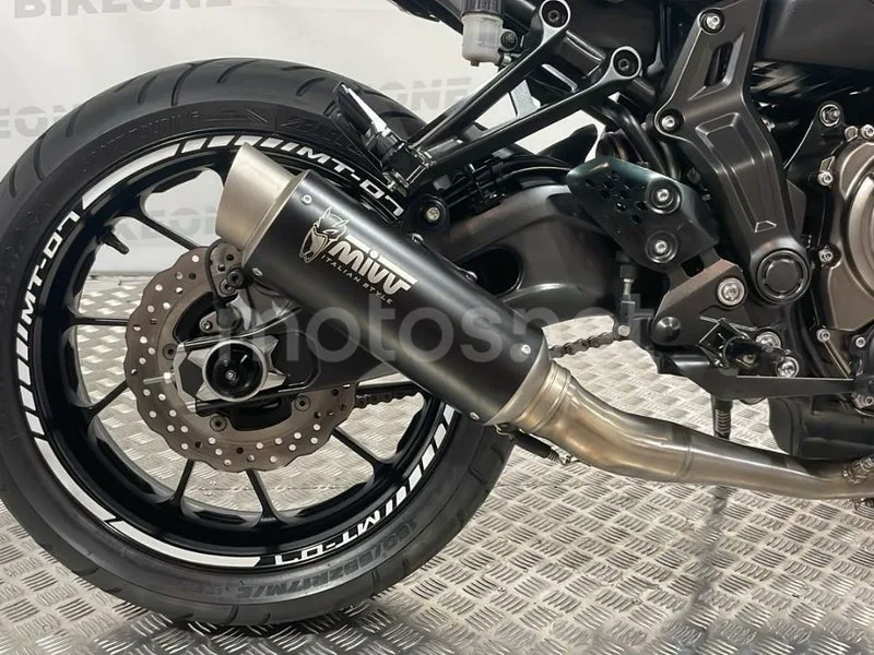 Yamaha MT-07 - Vista 10