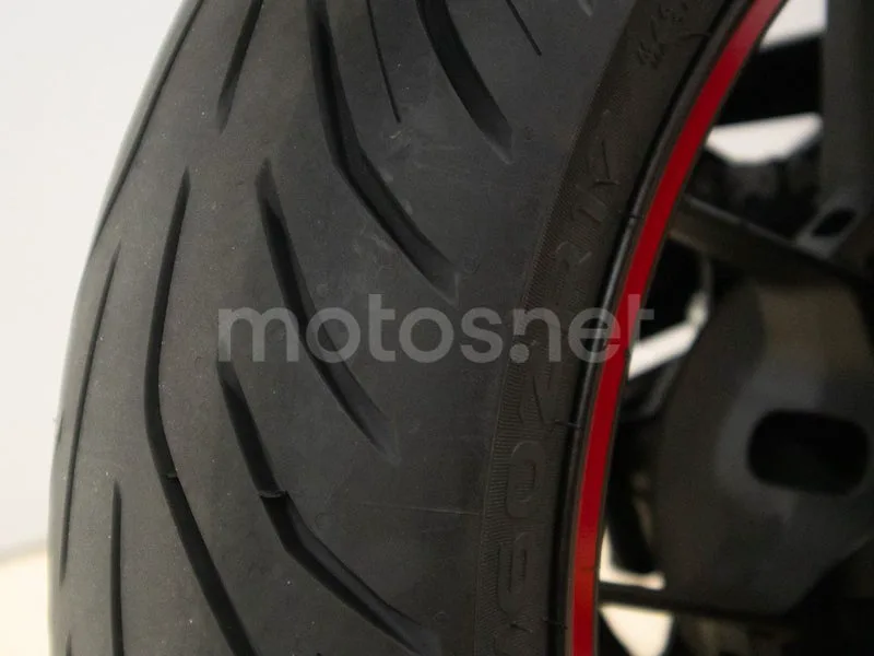 Honda CBR500R - Vista 14
