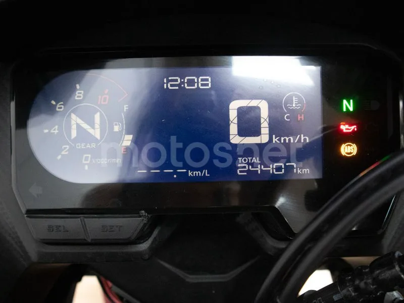 Honda CBR500R - Vista 5