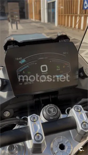 Voge 900DSX - Vista 4