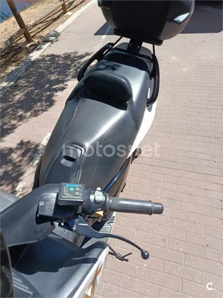 Yamaha TMAX 500 - Vista 11
