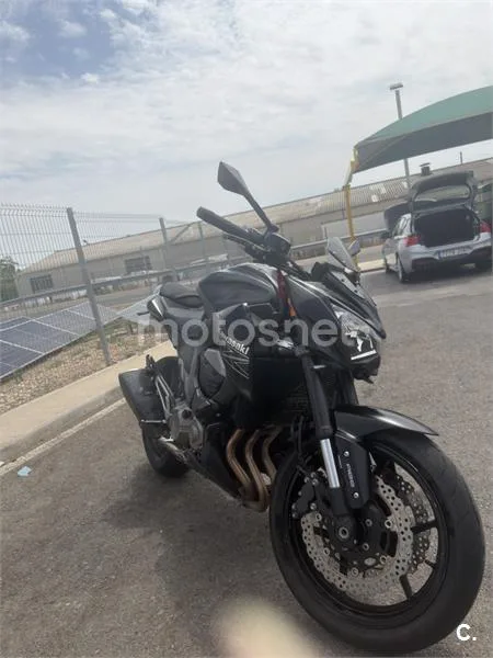Kawasaki Z800 - Vista 3