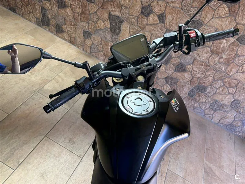 Yamaha MT-125 - Vista 8