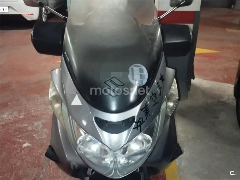 Suzuki Burgman 400 - Vista 8