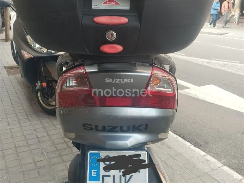 Suzuki Burgman 400 - Vista 9