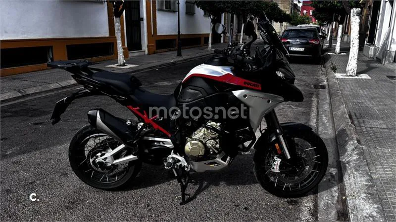 Ducati Multistrada V4 - Vista 3