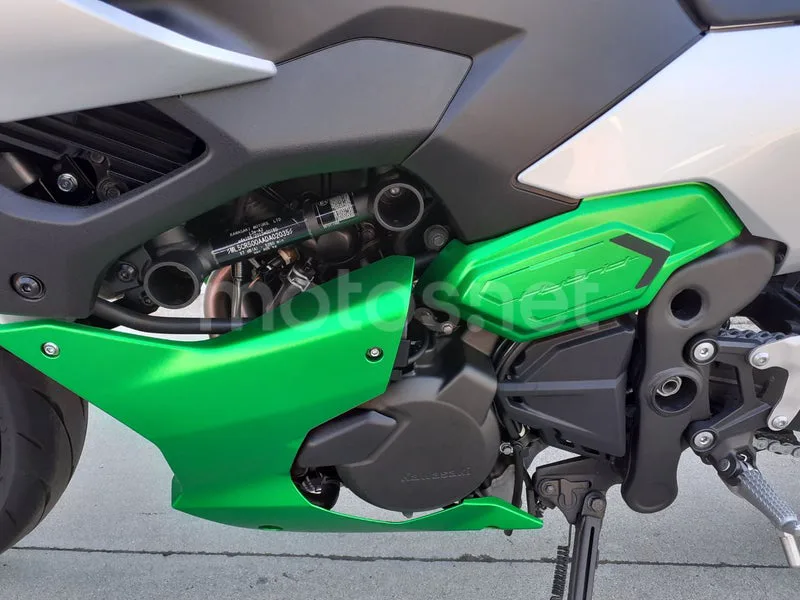 Kawasaki Z7 Hybrid - Vista 11