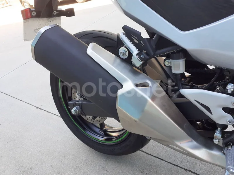 Kawasaki Z7 Hybrid - Vista 19