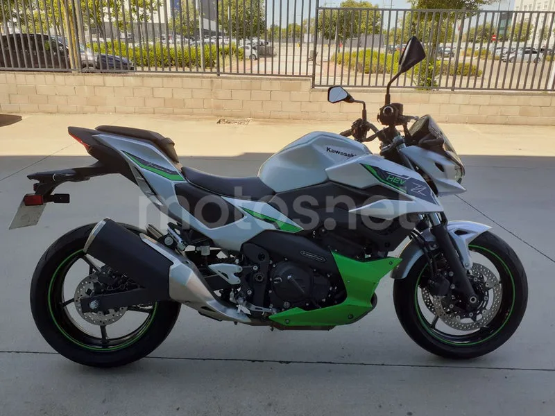 Kawasaki Z7 Hybrid - Vista 6