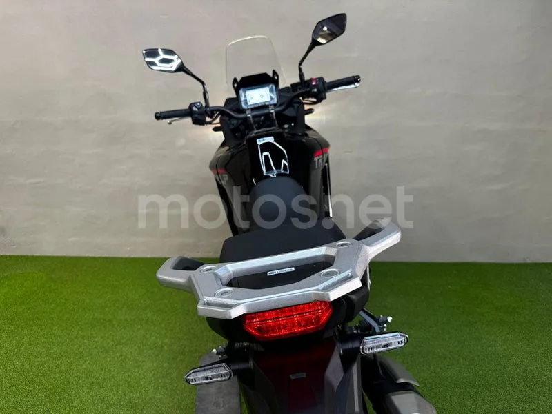 Honda XL750 Transalp - Vista 9