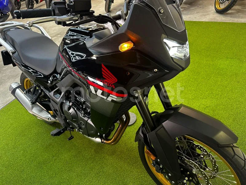 Honda XL750 Transalp - Vista 10