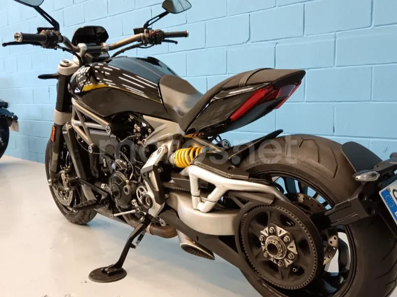Ducati Diavel - Vista 11