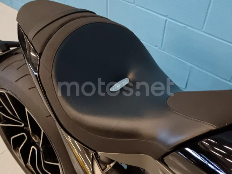 Ducati Diavel - Vista 12