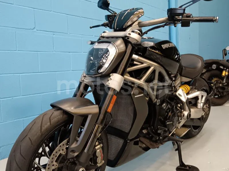 Ducati Diavel - Vista 14