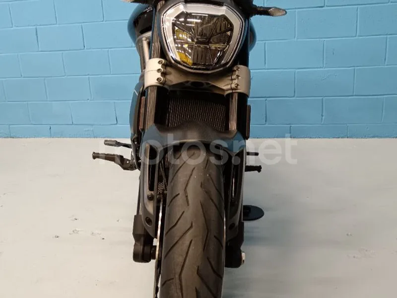 Ducati Diavel - Vista 7
