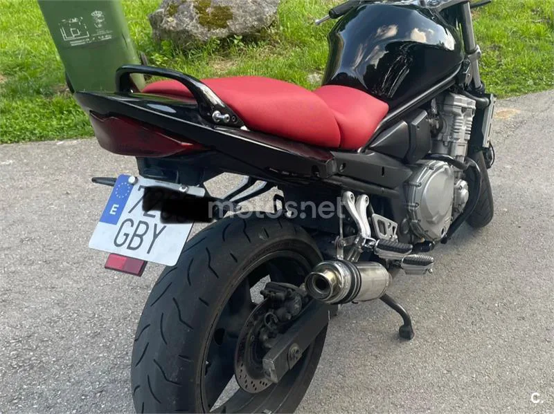 Suzuki Bandit 650 - Vista 4