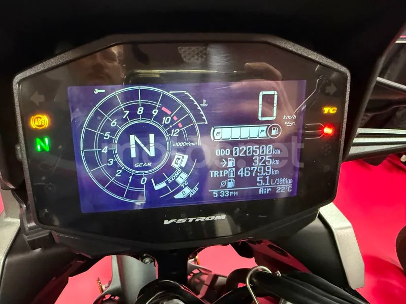 Suzuki V-Strom 1050 - Vista 4