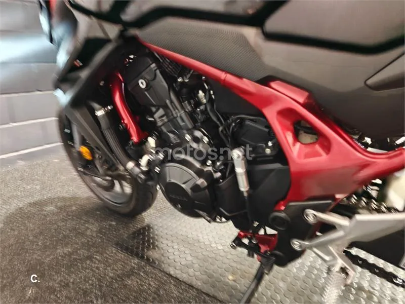 Honda CB750 Hornet - Vista 5