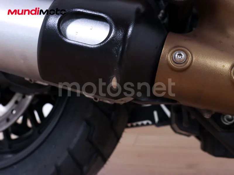 Harley-Davidson Fat Bob - Vista 15