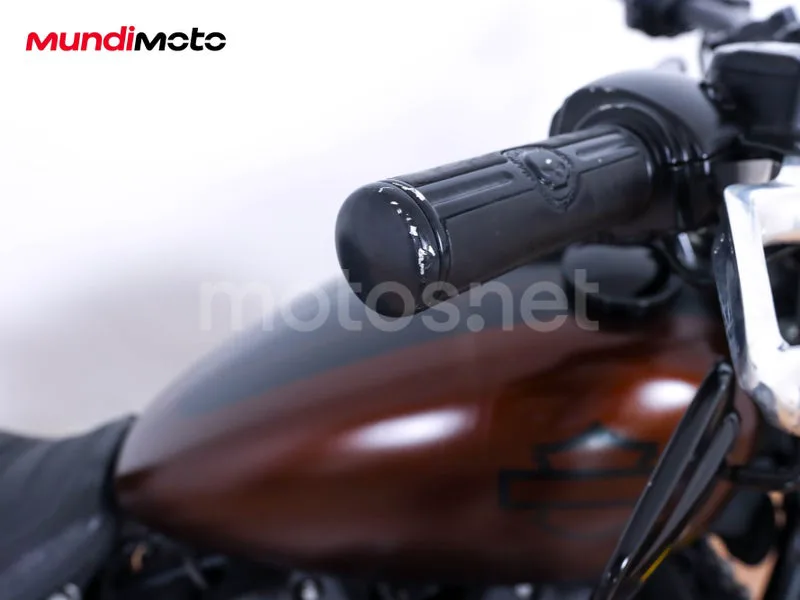 Harley-Davidson Fat Bob - Vista 34