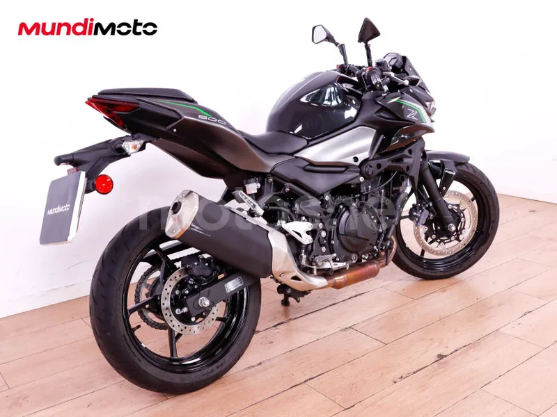 Kawasaki Z500 - Vista 3