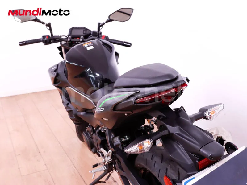 Kawasaki Z500 - Vista 9