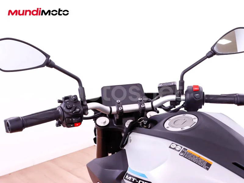 Yamaha MT-07 - Vista 11