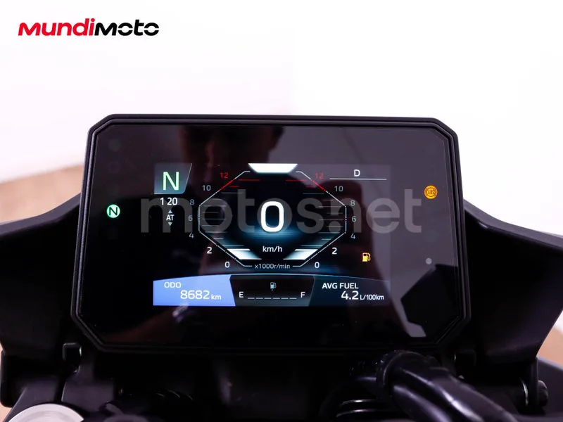 Yamaha MT-07 - Vista 12