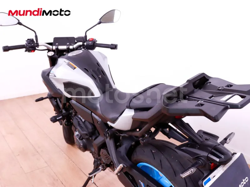 Yamaha MT-07 - Vista 9
