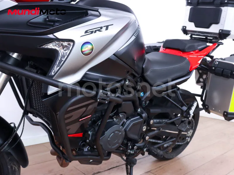 QJ Motor SRT 900 SX - Vista 10